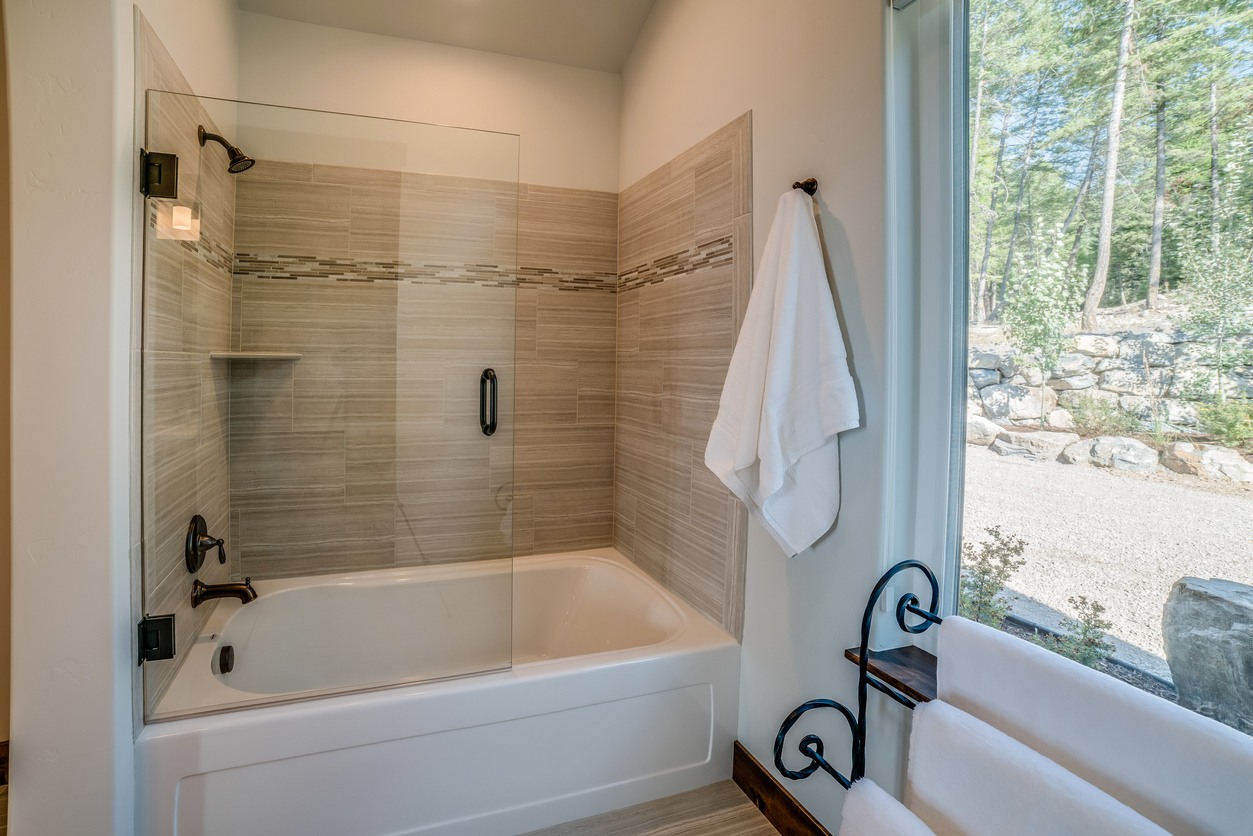 Shower & Tub Installation in North Hobbs